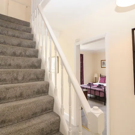 بيت للعطل Pelham House *